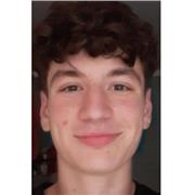 Chico joven de 17 años que puede dar clases de refuerzo o inglés a niñ@s de primaria